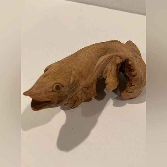 Hand Carved Fish On Wood Burl Folk Art Rustic 6” x 2” - Picture 4 of 9
